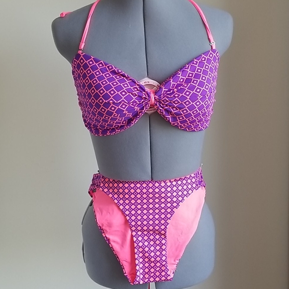 Bikini - Picture 4 of 7